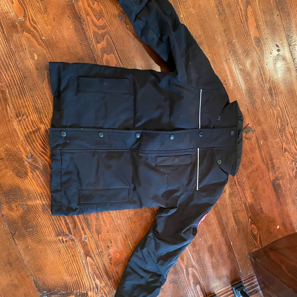Canada Goose Boys Eakin Parka size (6) black